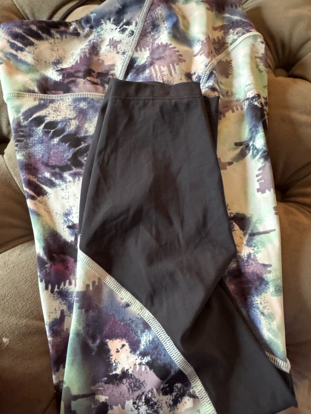 Under Armour Capri leggings Women's HeatGear compression multicolored design - Picture 7 of 12